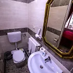 Well - Lungomare Santa Lucia 4* Neapel