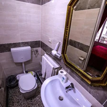 Well - Lungomare Santa Lucia 4* Neapel